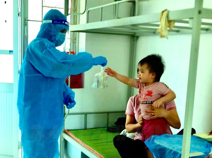 Young man volunteers to work in quarantine area